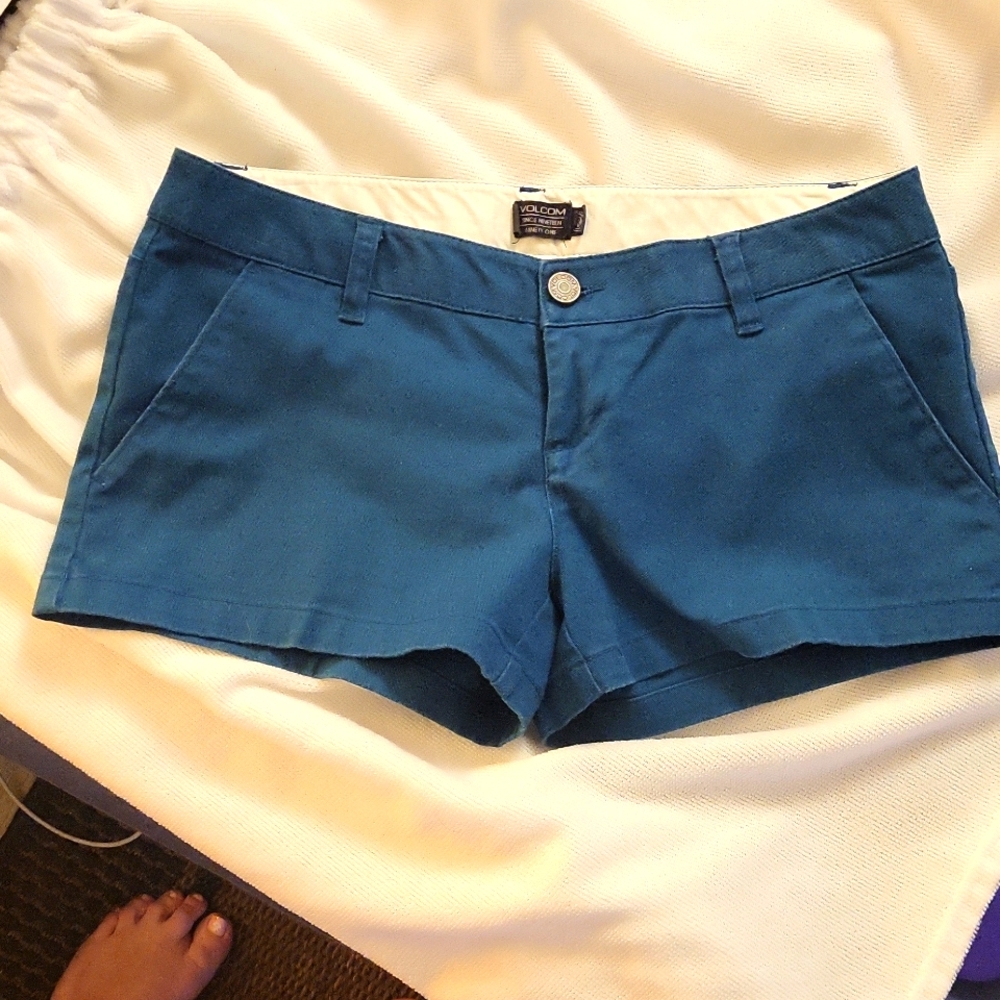 Volcom Frochickie size 3 Shorts